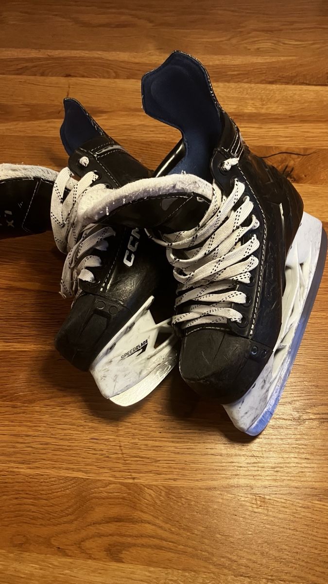 Ccm Pattini da ghiaccio: Patins CCM Next taille EUR 35 – Usato da Biel/Bienne venduto da juicejuice