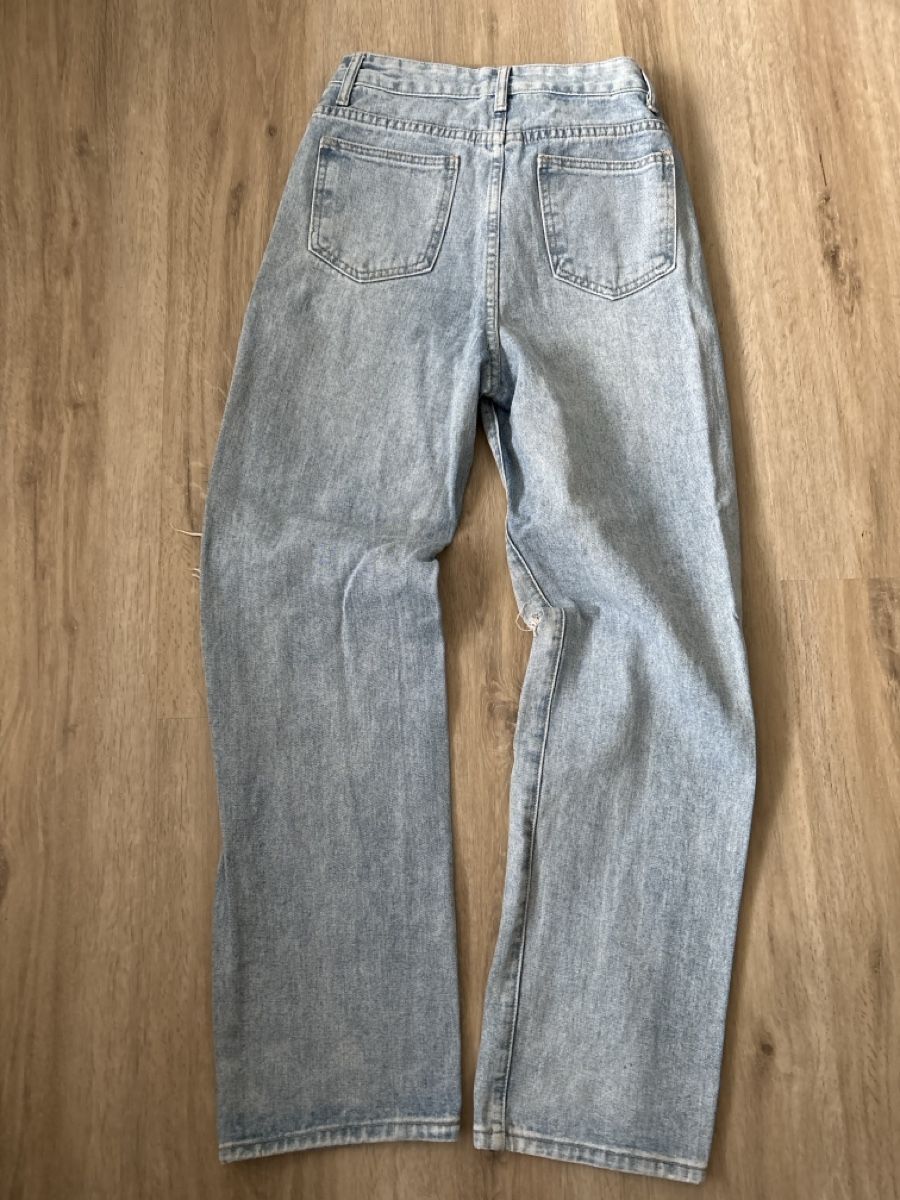 Shein Jeans: Shein Jean taille S haute déchirée  – Nuovo (secondo la descrizione) da Delémont venduto da Ma_LoU.01 1