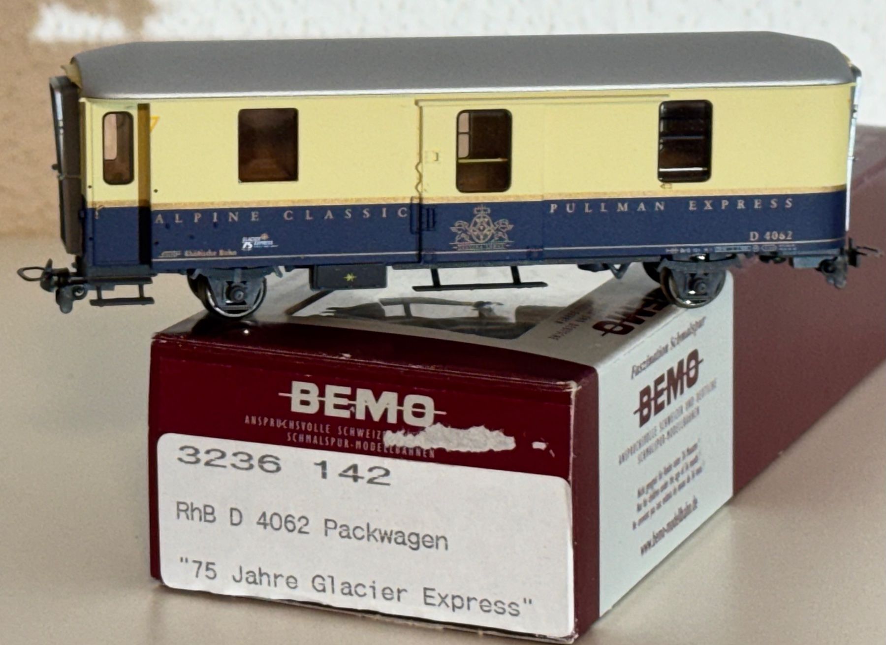 Bemo Trains électriques: Bemo H0m RhB 4er Set Alpine Pullmann Express – D'occasion à Goldau par Bergsturz1806 3