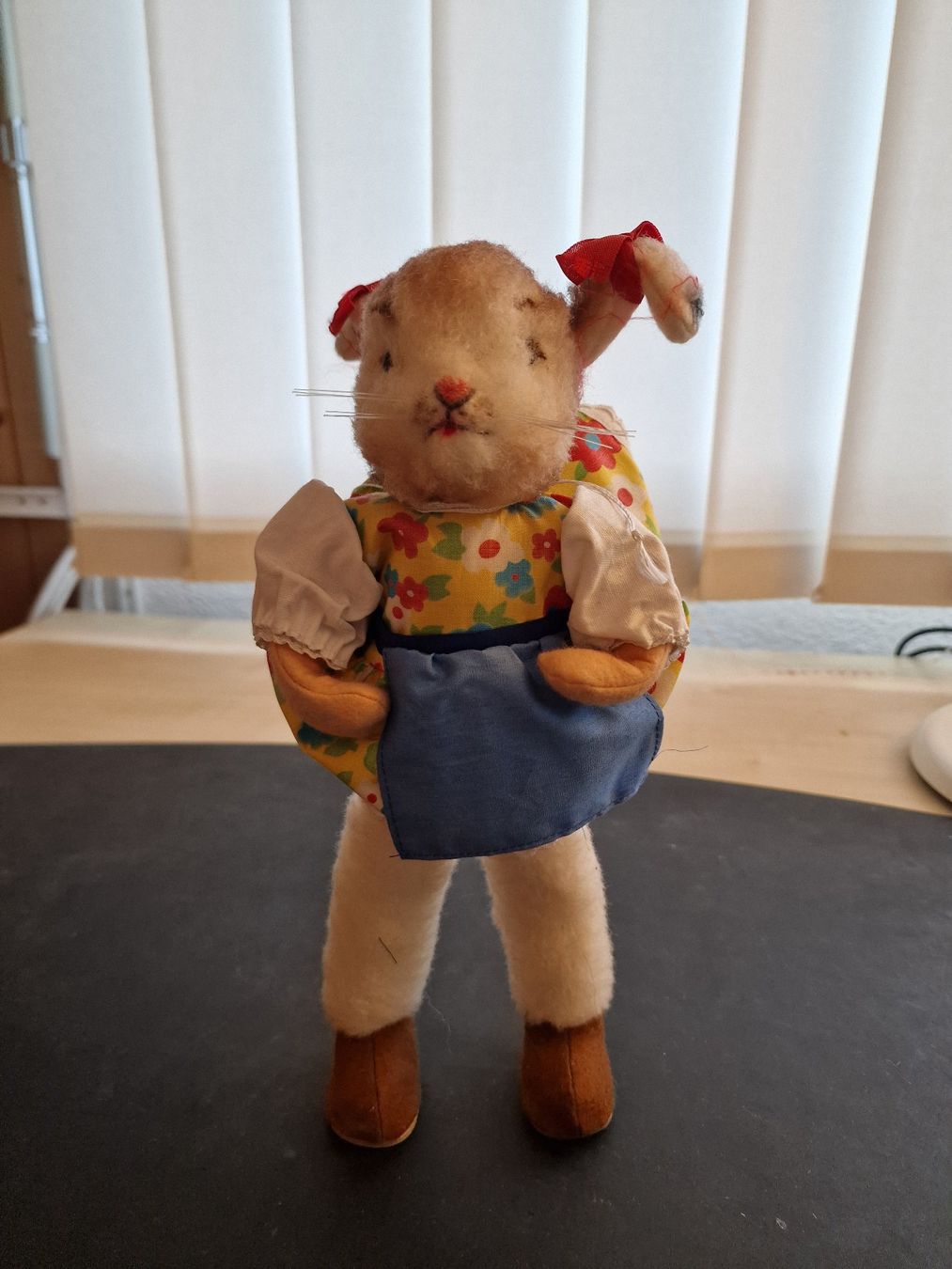 Bambole: Hasenmädchen von KERSA, ca. 1950, unbespielt, TOP – Usato da APPENZELL venduto da heidi014