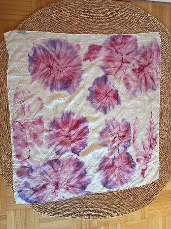 Seidenfoulard mit Blumenmuster
