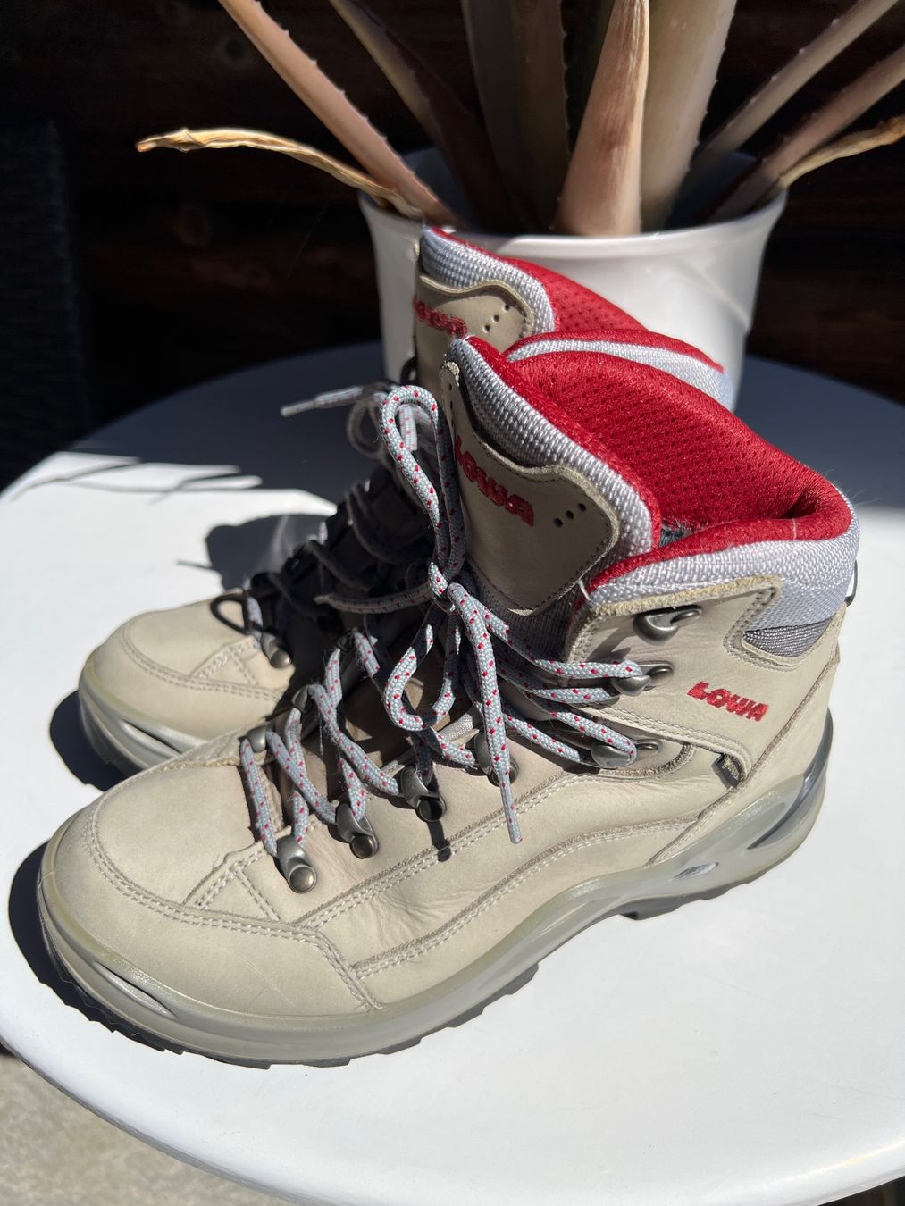 Lowa Damenschuhe: Damen-Damen Lowa Wanderschuh – Gebraucht aus Mörel von Emozia 8