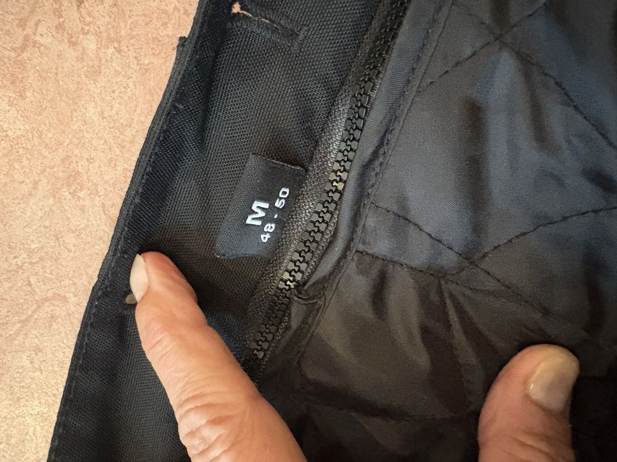 Pantaloni: Töffhose – Usato da Waedenswil venduto da Daniza 1
