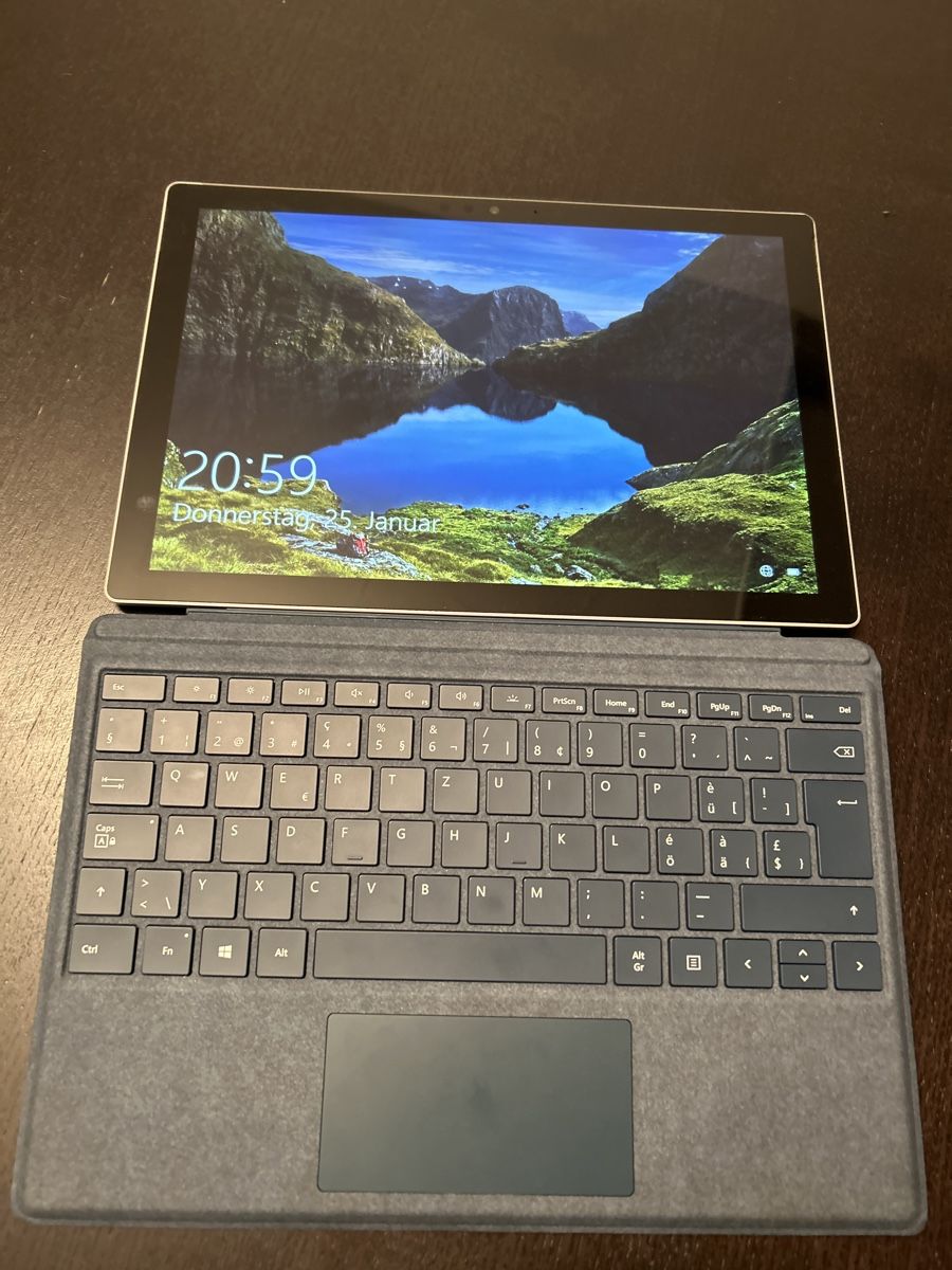 Microsoft Notebooks: Microsoft Surface Pro Sehr Gutem Zustand – Gebraucht aus Gerzensee von  1