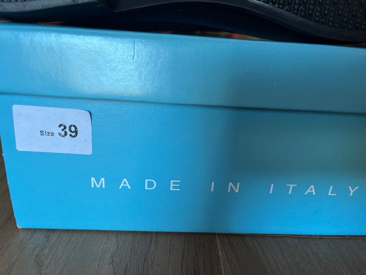 Scarpe da donna: Elégantes bottines en caoutchouc neuves – Nuovo (secondo la descrizione) da Savièse venduto da seb_5fv2 2