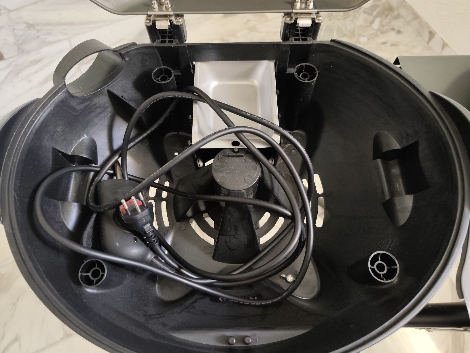 Wellcraft Griglie: Elektrogrill Wellcraft klappbar mit Ablage – Usato da Stetten AG venduto da butcher_phil 1