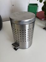 Edelstahl Tret-Abfalleimer mit Lochmuster, gut erhalten 45Ch