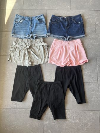 7 kurze Hosen/Shorts Grösse 158/164