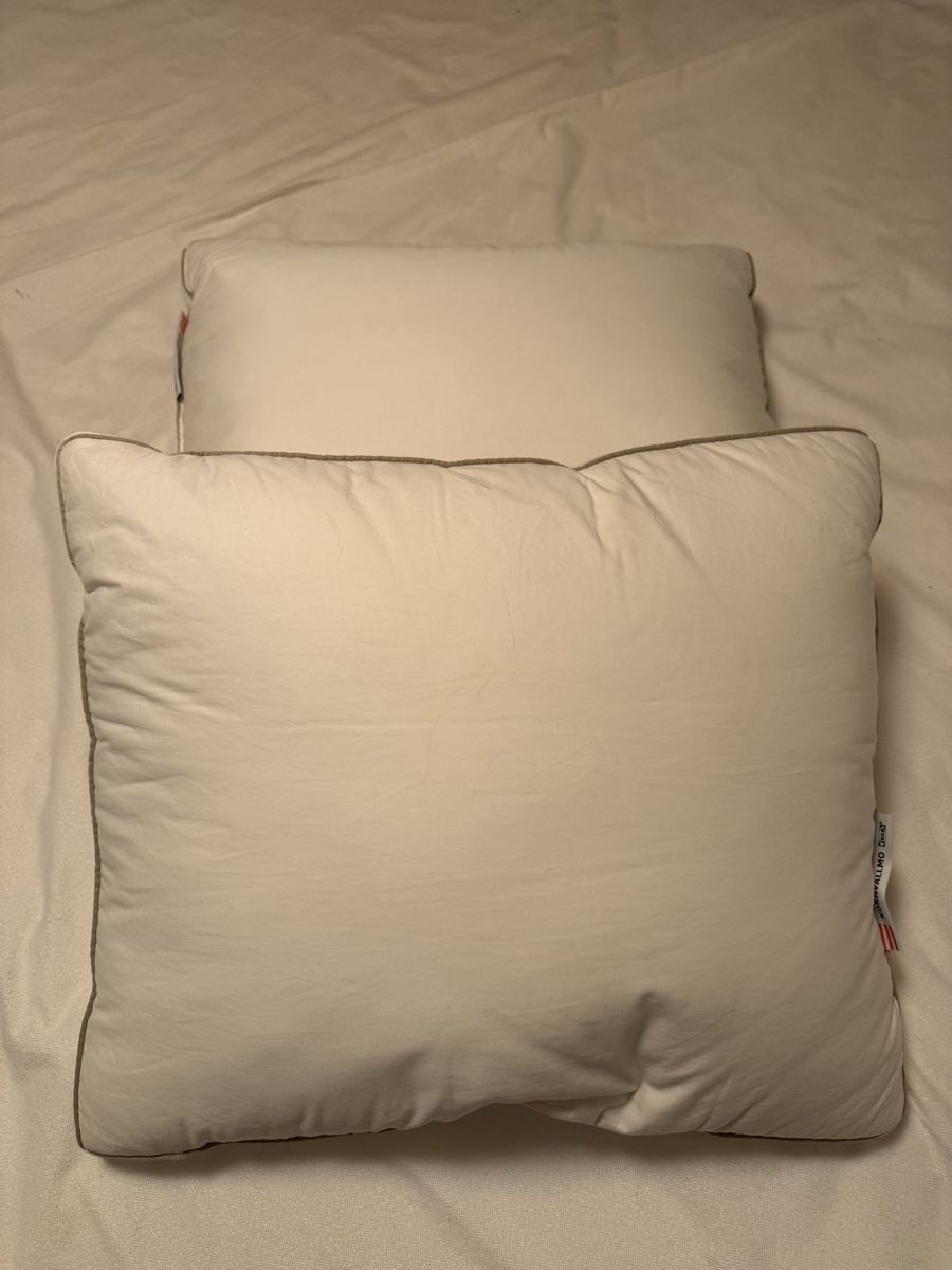 Ikea Cuscini: Oreiller / Coussin / Kissen  – Usato da Belmont-Lausanne venduto da Michelle_Srdr_
