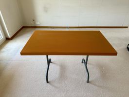 Vintage Klassiker Klapptisch mit Metallgestell