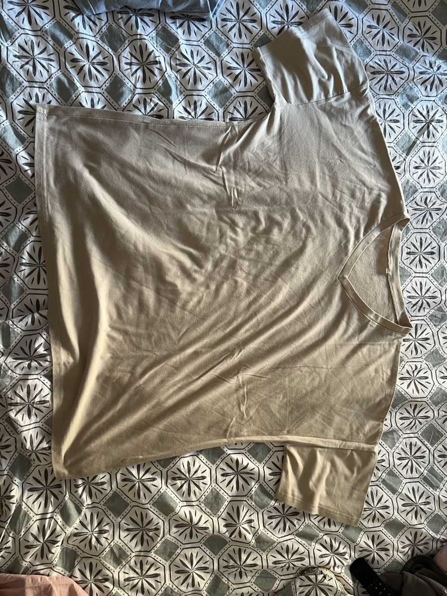 T-shirt: Lot de t-shirt ample  – Usato da Lausanne venduto da Gatorlaligattor 1
