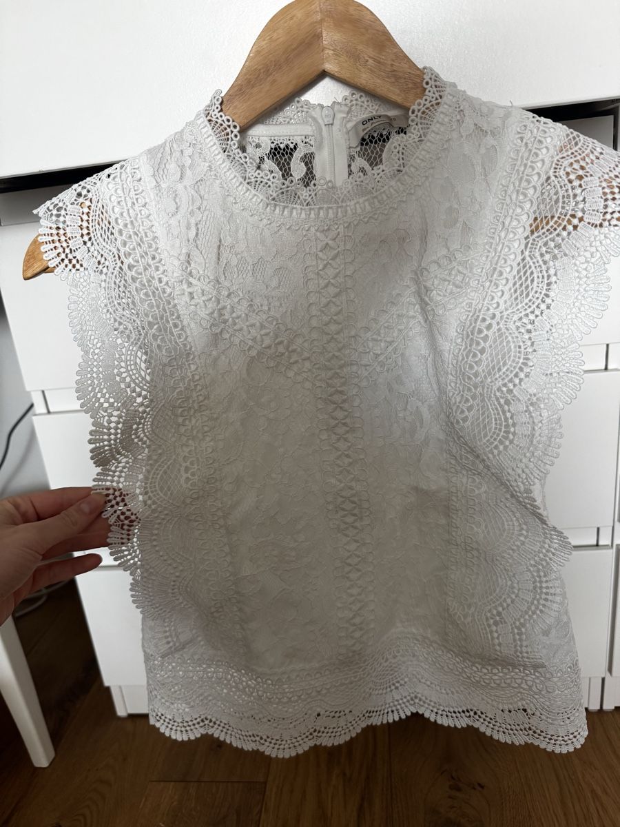 Only Blusen: Spitzen Oberteil weiss – Gebraucht aus Schaan von kri_tsw8