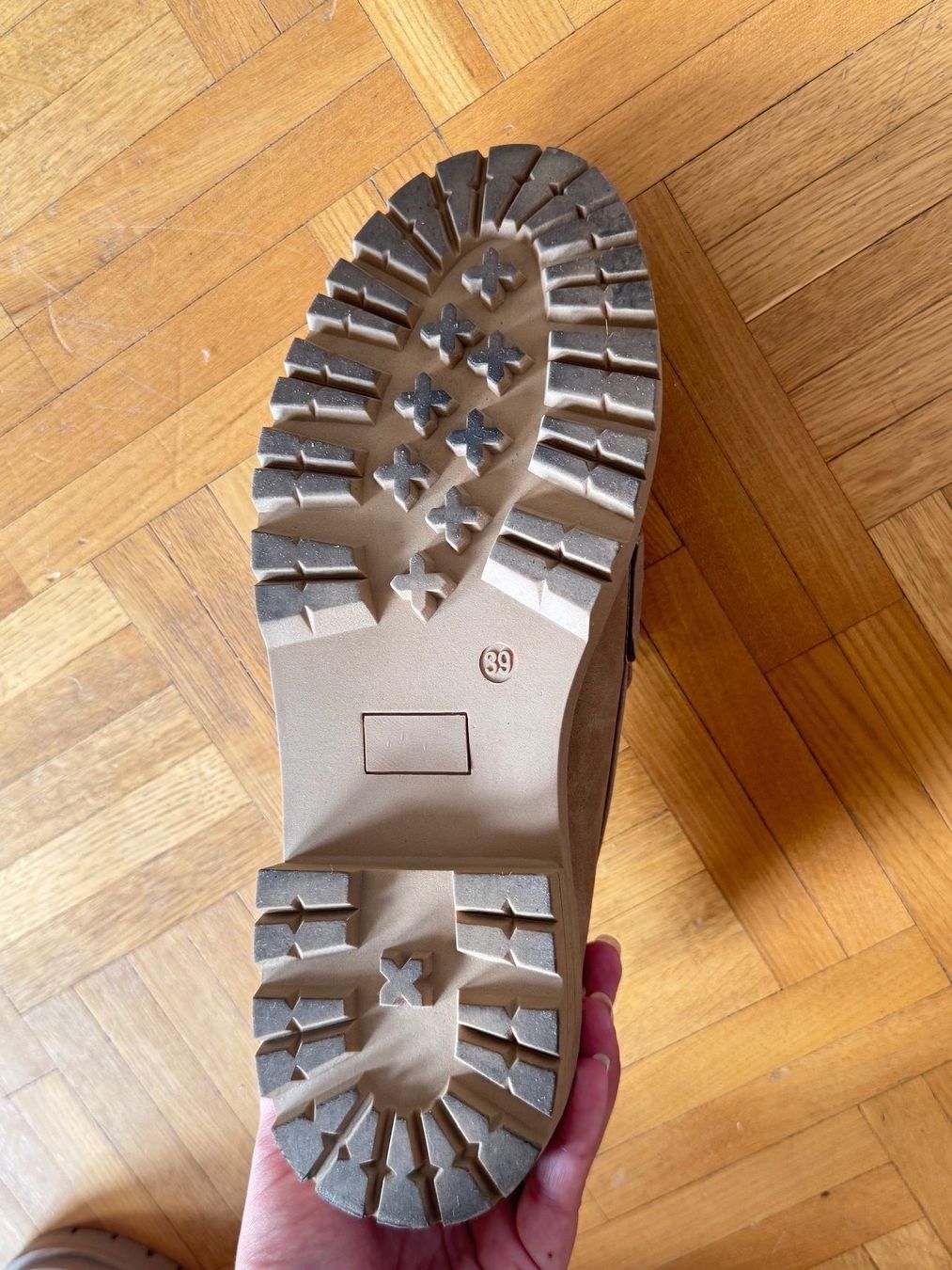 Scarpe da donna: Loafers beiges – Nuovo (secondo la descrizione) da Montreux venduto da iza_peche8 5