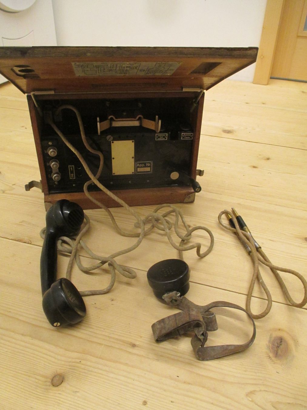 Telefone: Antikes Feldtelefon Kurbeltelefon – Defekt aus Alt St. Johann von philipp8179 3