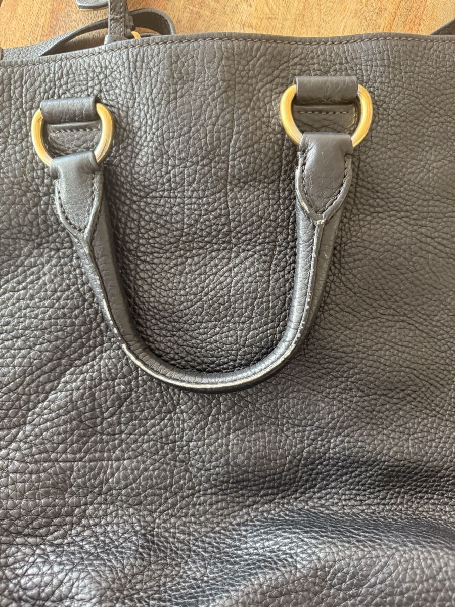 Prada Sacs femmes: Sac Prada cuir noir utilisé – D'occasion à Payerne par Maylin2018 4