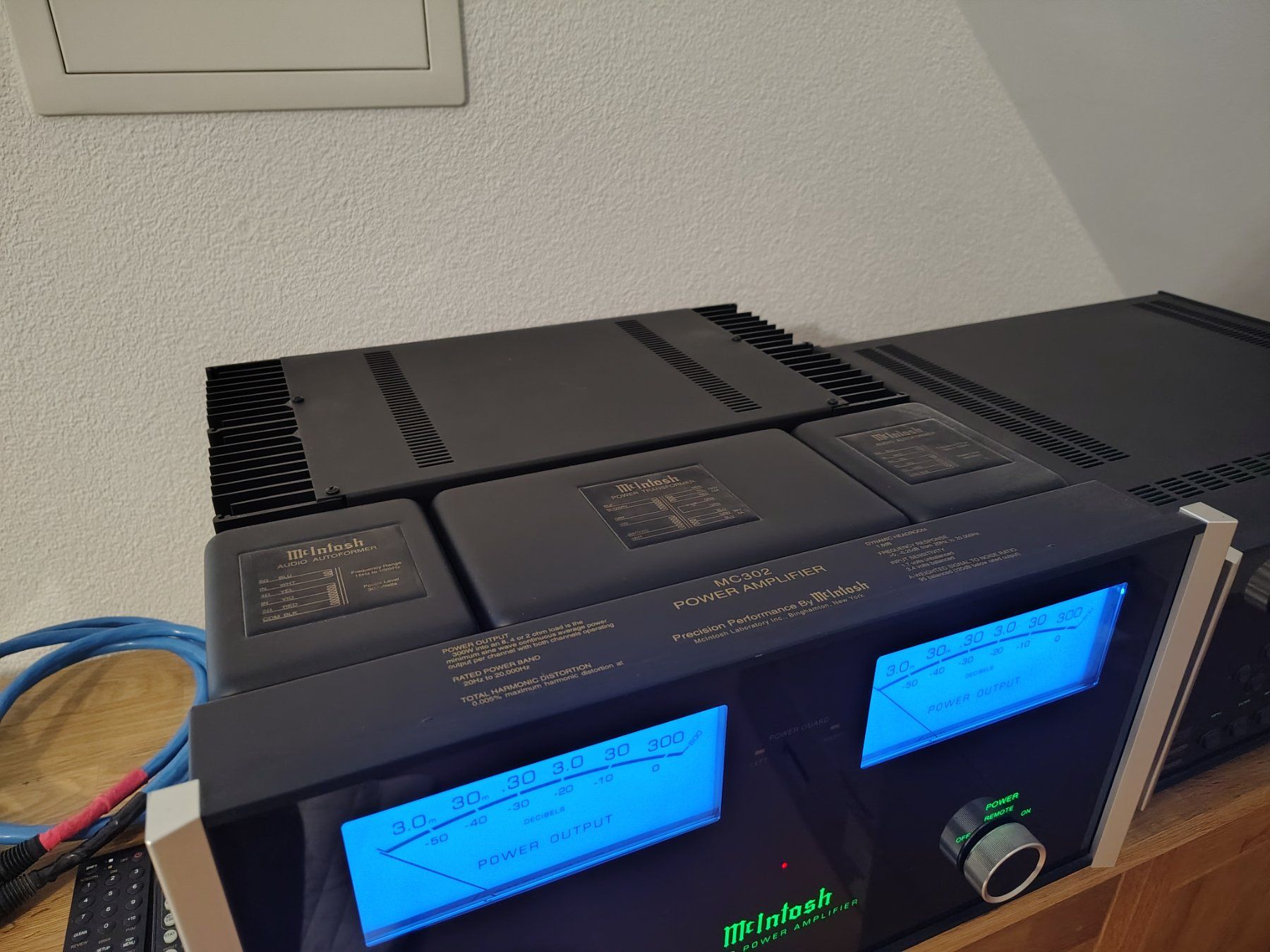 McIntosh Amplificateurs: Mcintosh MC 302 MX 121 set – D'occasion à Basel par Threemice 7