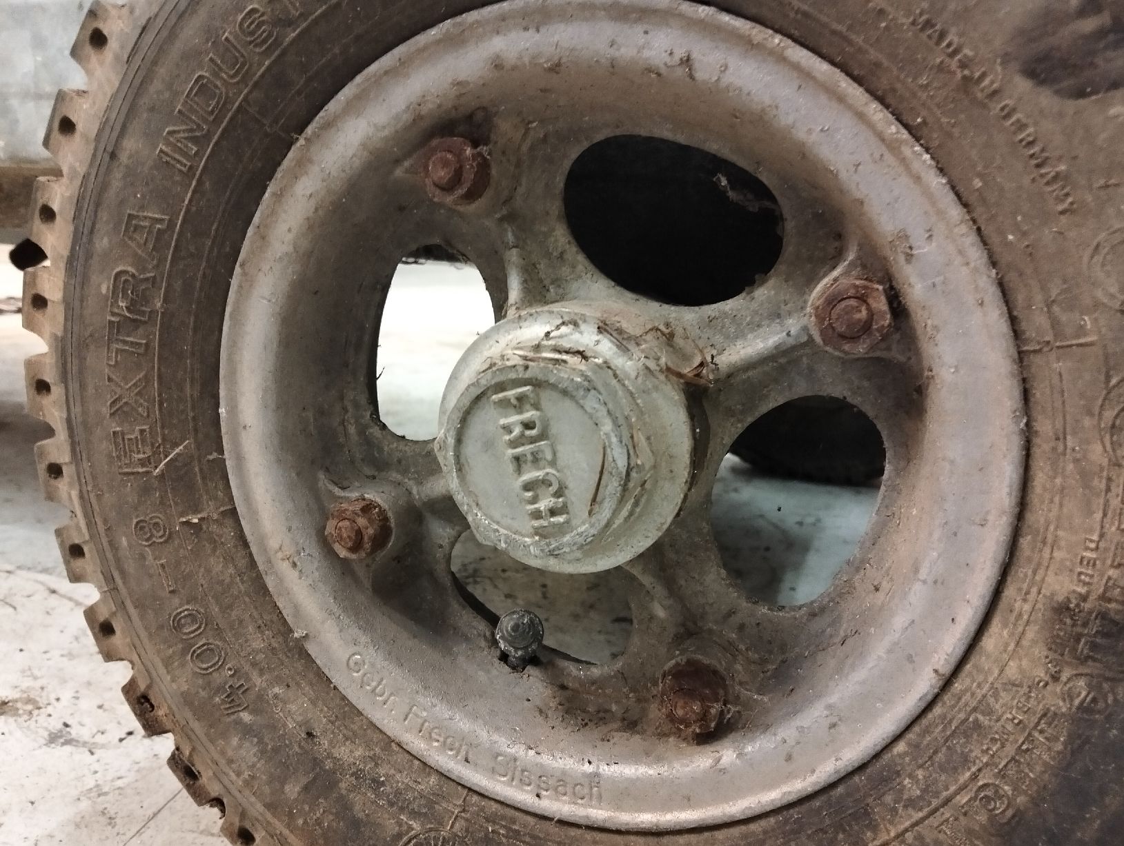 Generatori di corrente: Notstromaggregat mit MAG Motor – Usato da Embrach venduto da Lotte2 7