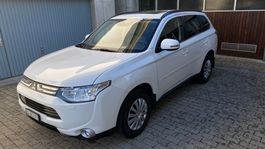 Sehr schöner Mitsubishi Outlander 2.2 Navigator Turbo 4 WD