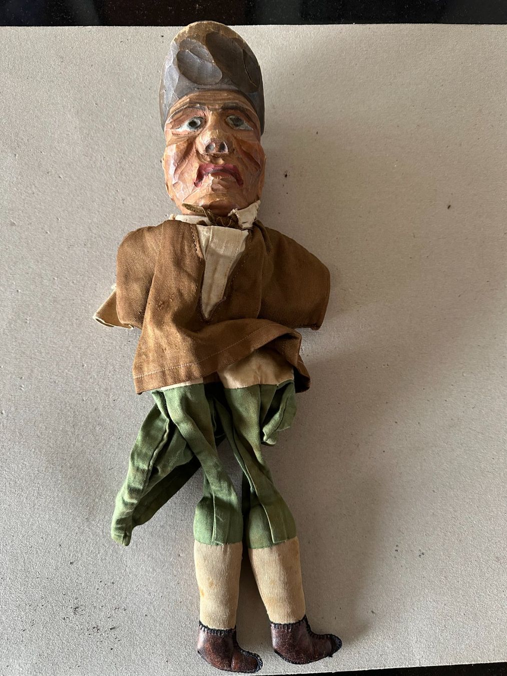 Spielzeuge: Alte Kasperli Figur – Gebraucht aus Mühlethal von Buntfarbe