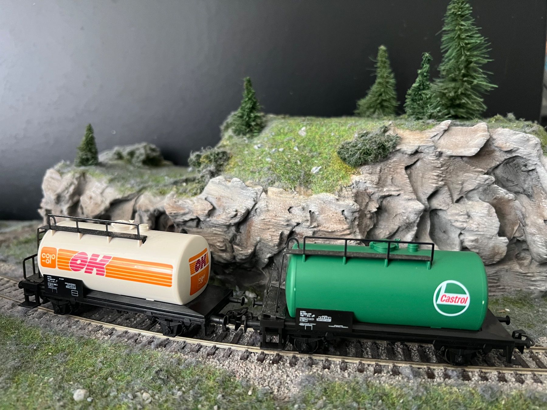 Märklin Modellini di ferrovie: 5 Diverse Märklin Kesselwagen – Nuovo e nell'imballaggio originale da Root venduto da Roll.48 2