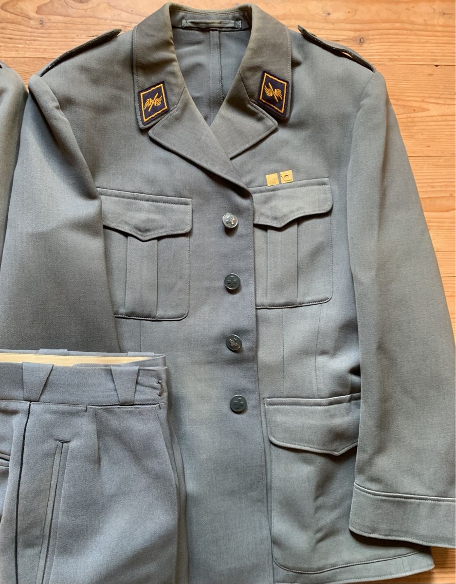 Schweizer Armee Uniformi: Offiziersuniform der Fliegertruppen – Usato da Goldingen venduto da Bergler012 2