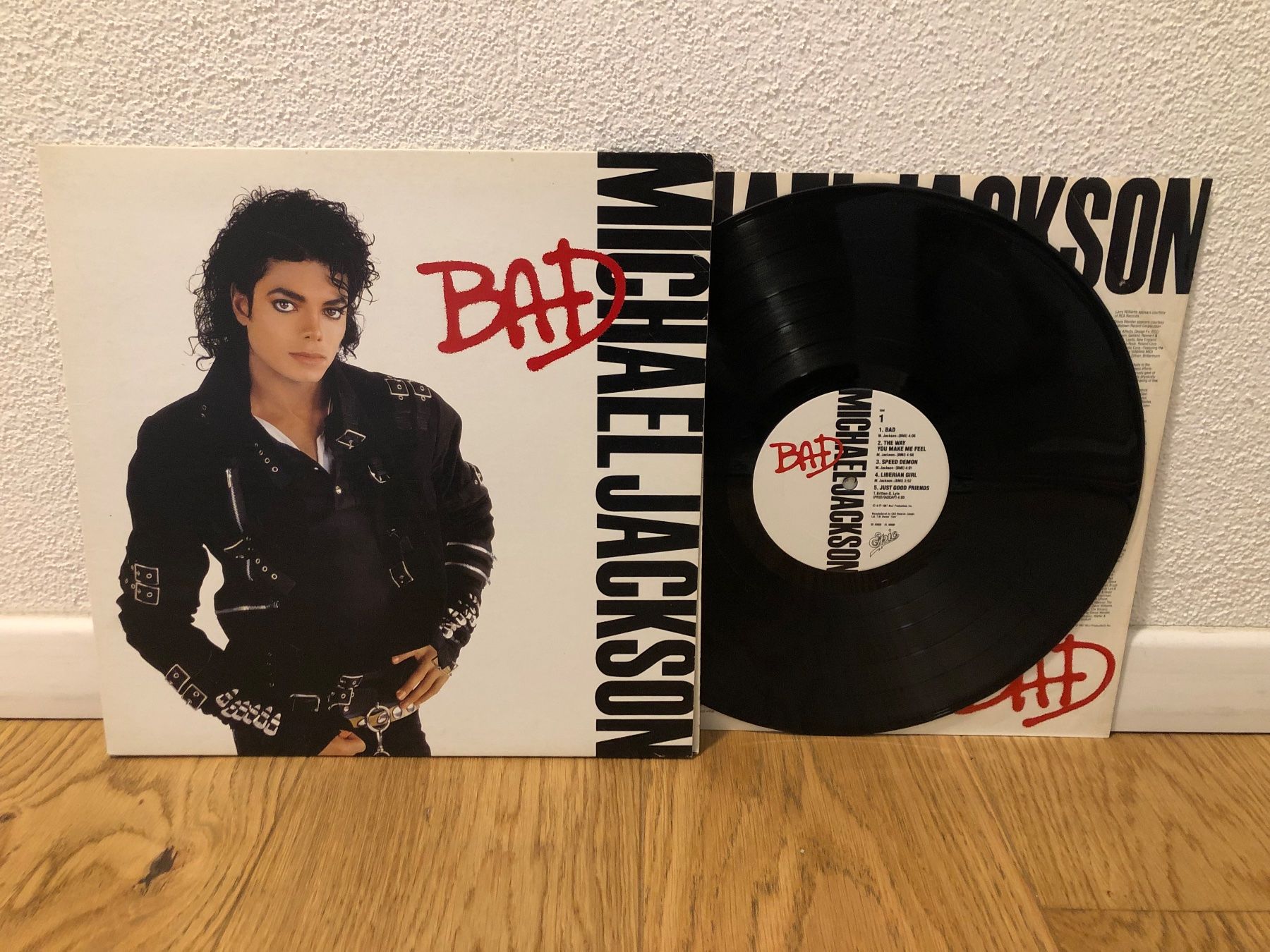 Dischi in vinile: MICHAEL JACKSON - BAD LP 1987 MIT INNER SLEEVE – Usato da Zofingen venduto da kartengeheimniss