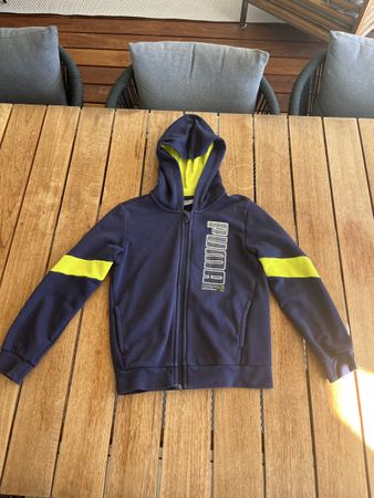 Puma Trainingsjacke Gr 140 sportlich cool mit Kapuze