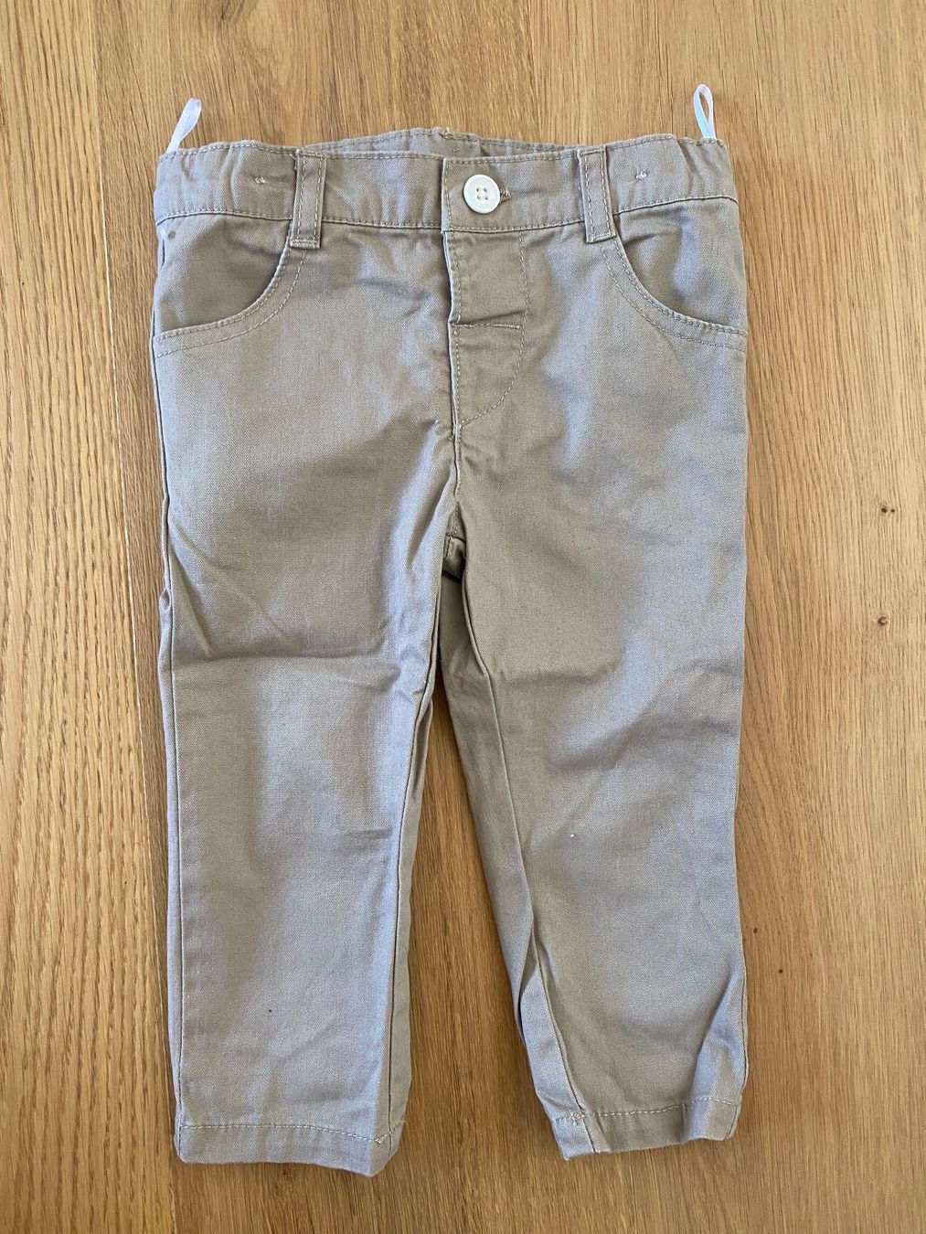 Disney Pantaloni: Tolle, festliche Disney Hose C&A 80 – Nuovo (secondo la descrizione) da Trachslau venduto da M_Schmid81