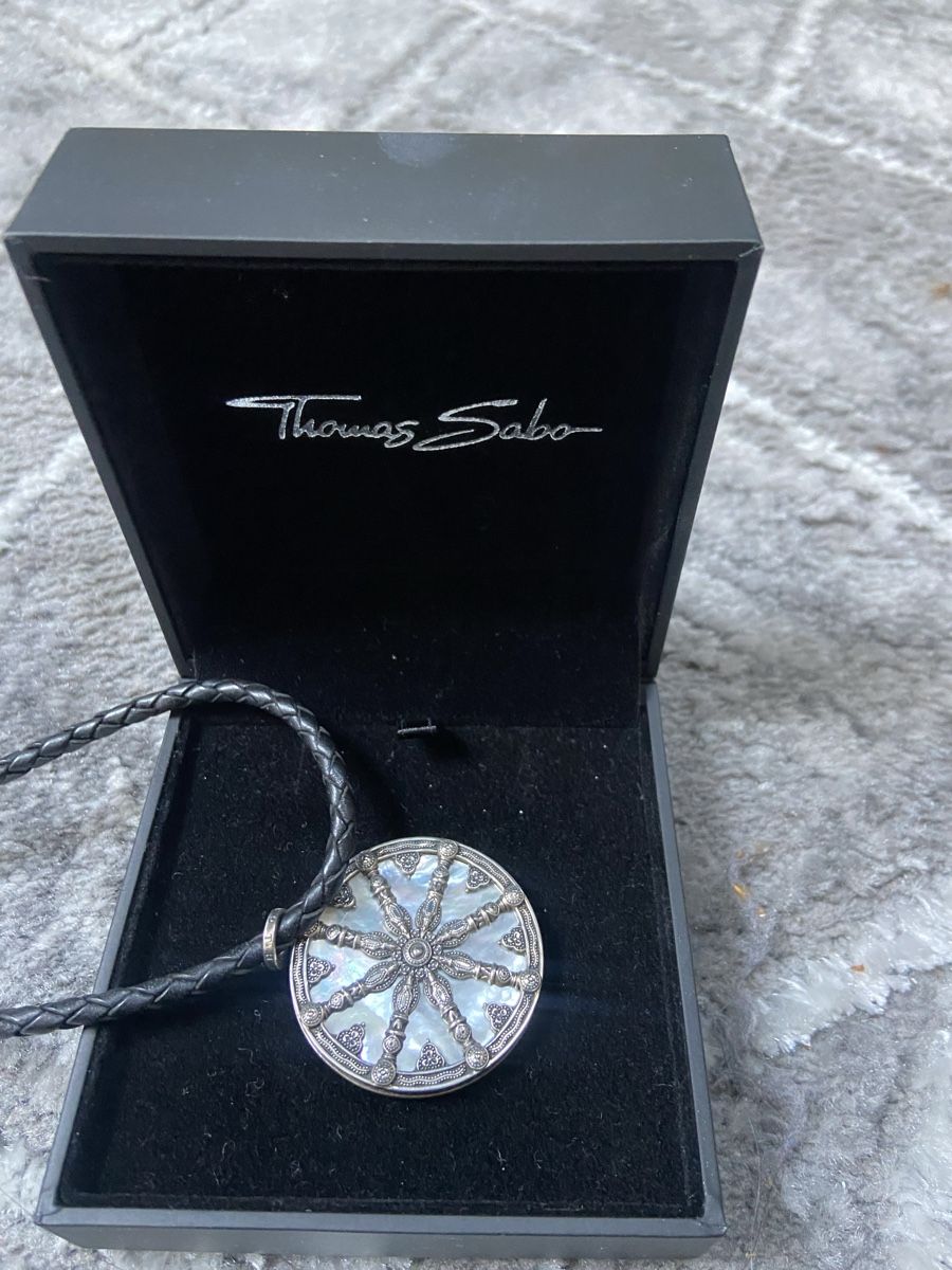 Thomas Sabo Ciondoli: Thomas Sabo Anhänger Karma mit Permutt-Scheibe – Nuovo (secondo la descrizione) da Wiesendangen venduto da Jafani