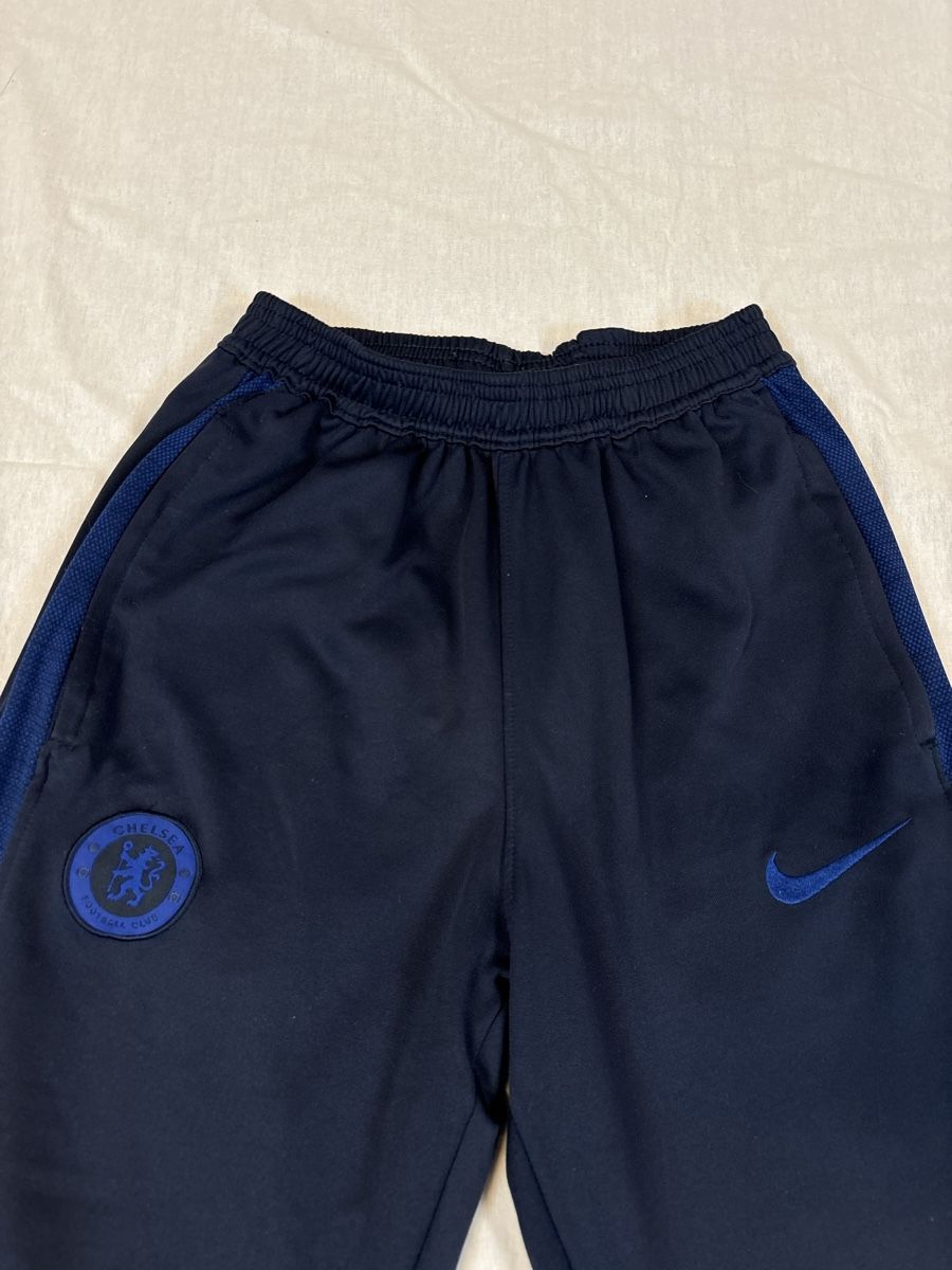 Nike Pantaloni: Nike Sporthose Chelsea – Nuovo (secondo la descrizione) da Lindau venduto da KT_Vintage 2
