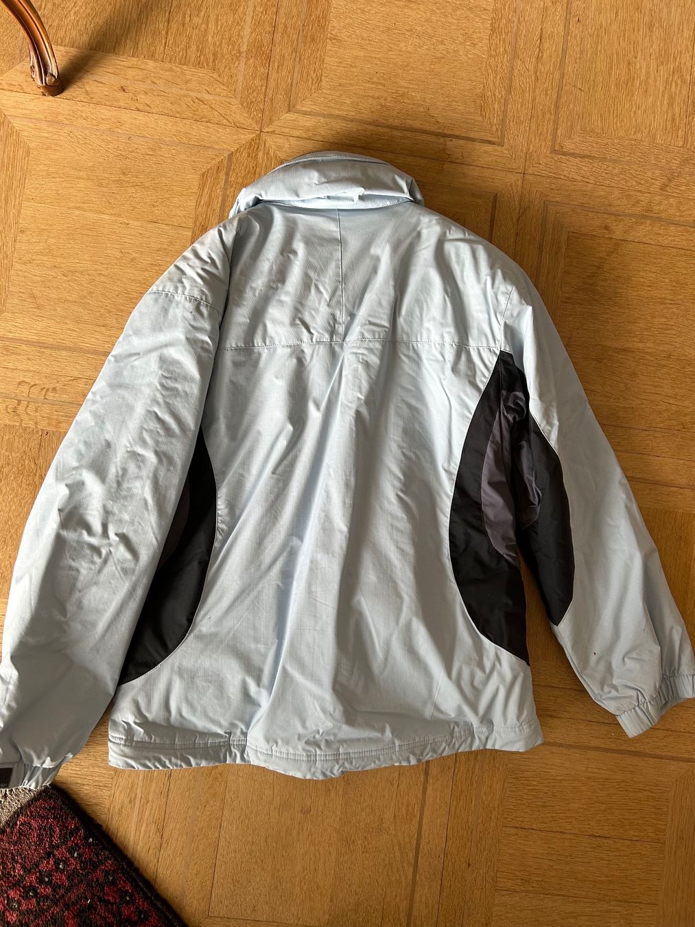 Helly Hansen Jacken: Helly Hansen Winterjacke Damen Grösse M – Gebraucht aus Emmen von Carbru 2