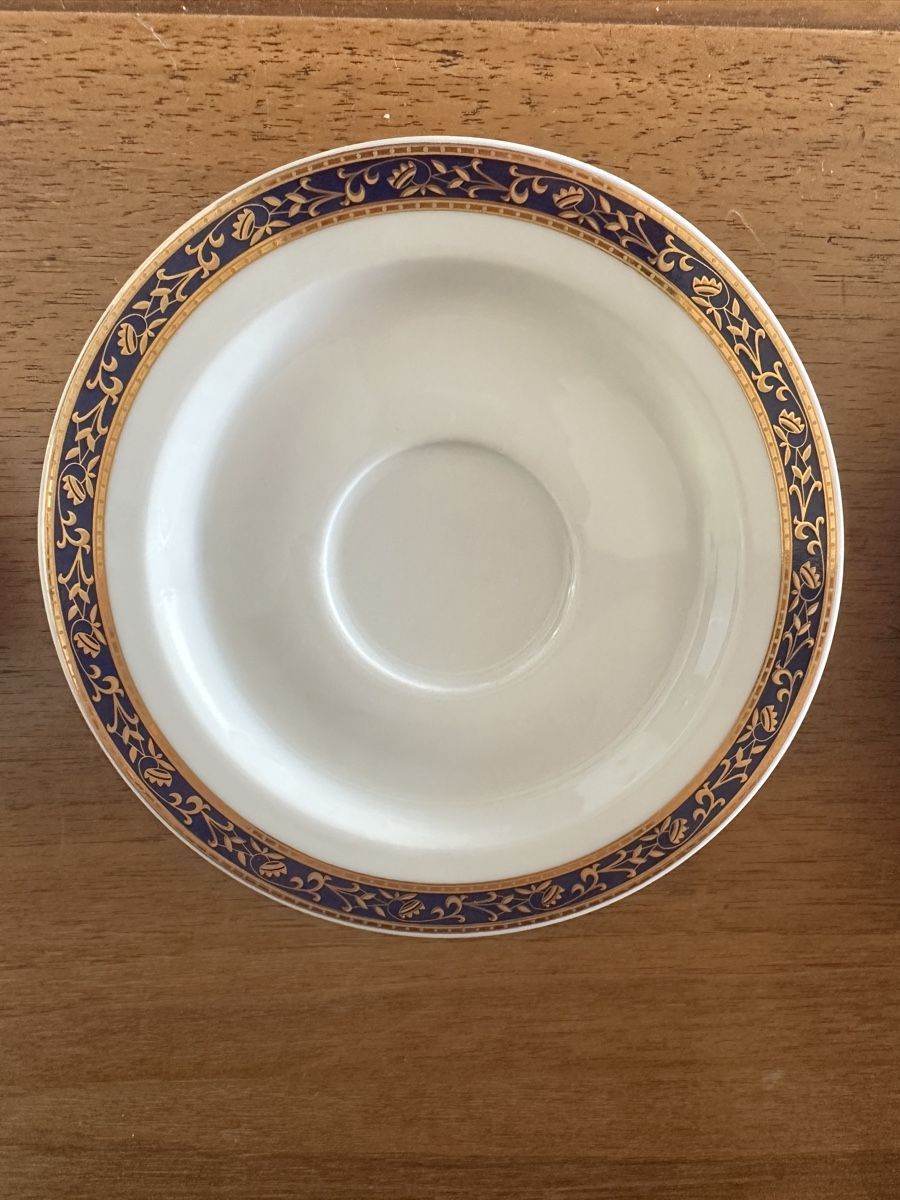 Set di piatti: 4er Geschirrset mit schönem Rand – Usato da Grüningen venduto da DomegaStore 7