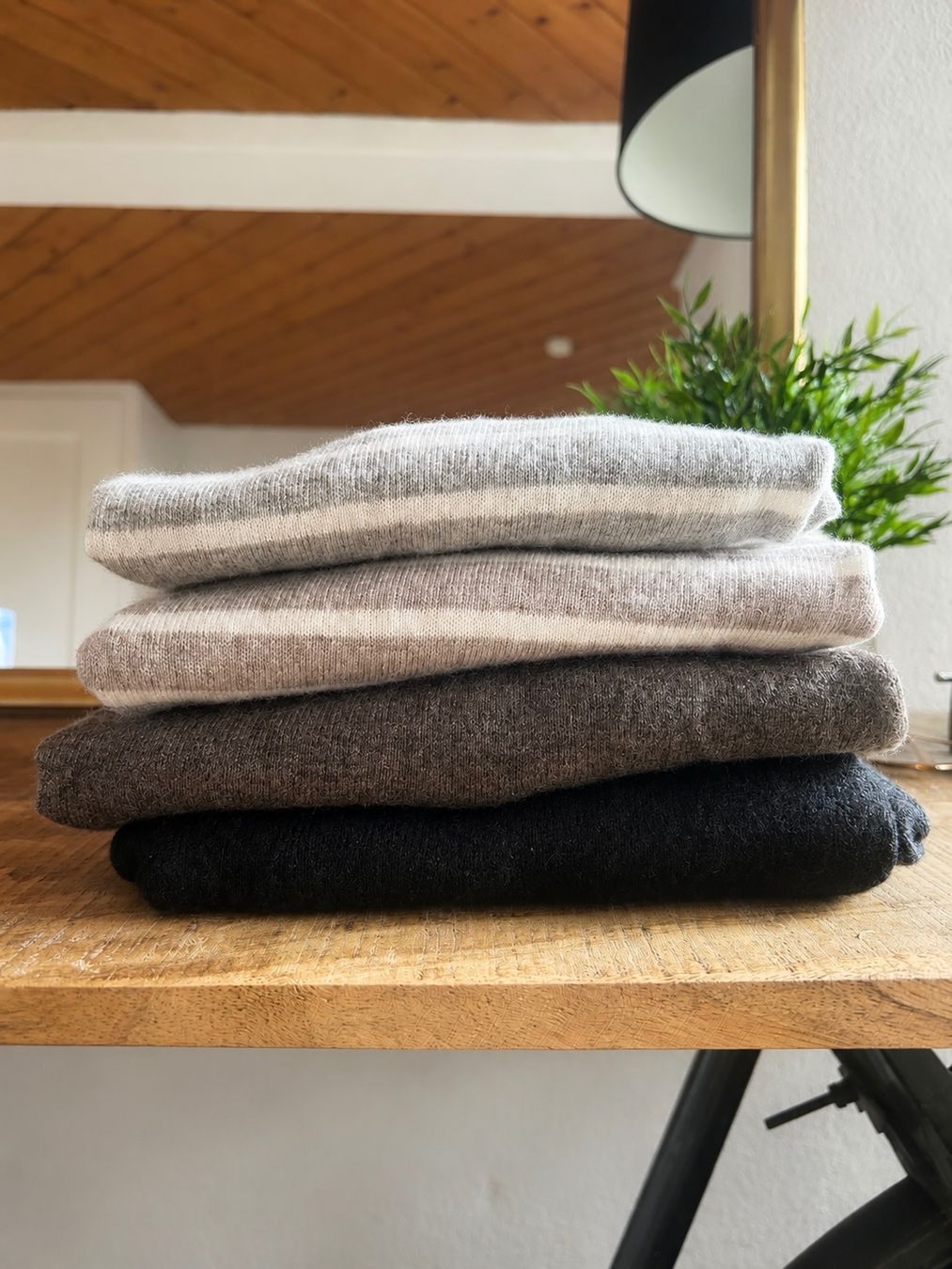 Kleiderpakete: 4 x Cashmere Collection Pullover - Gr. 128 – Gebraucht aus Illnau von Monkky