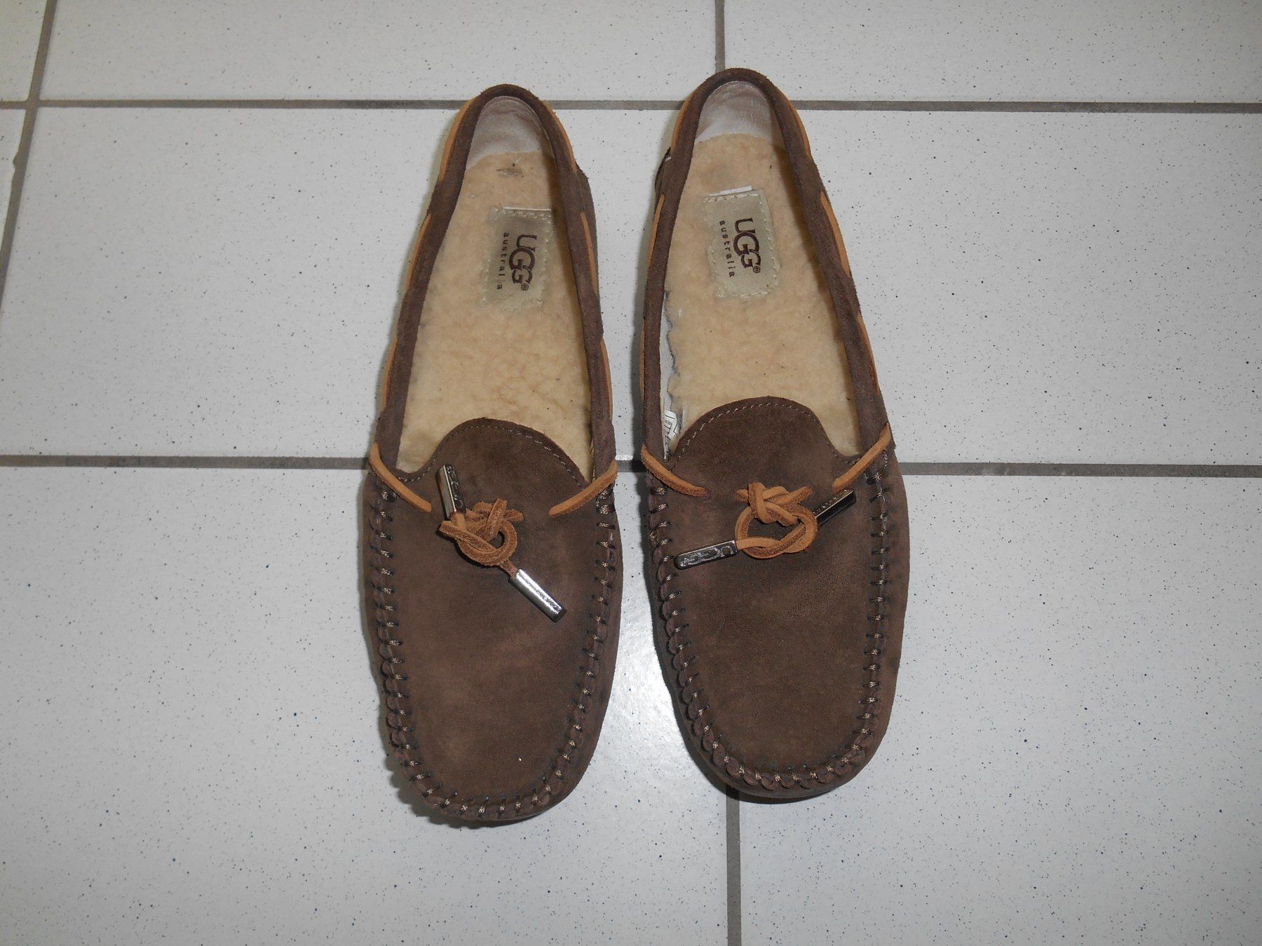 Ugg Scarpe da donna: UGG Leder Mokassin Grösse 38 – Usato da Basel venduto da chien008 1