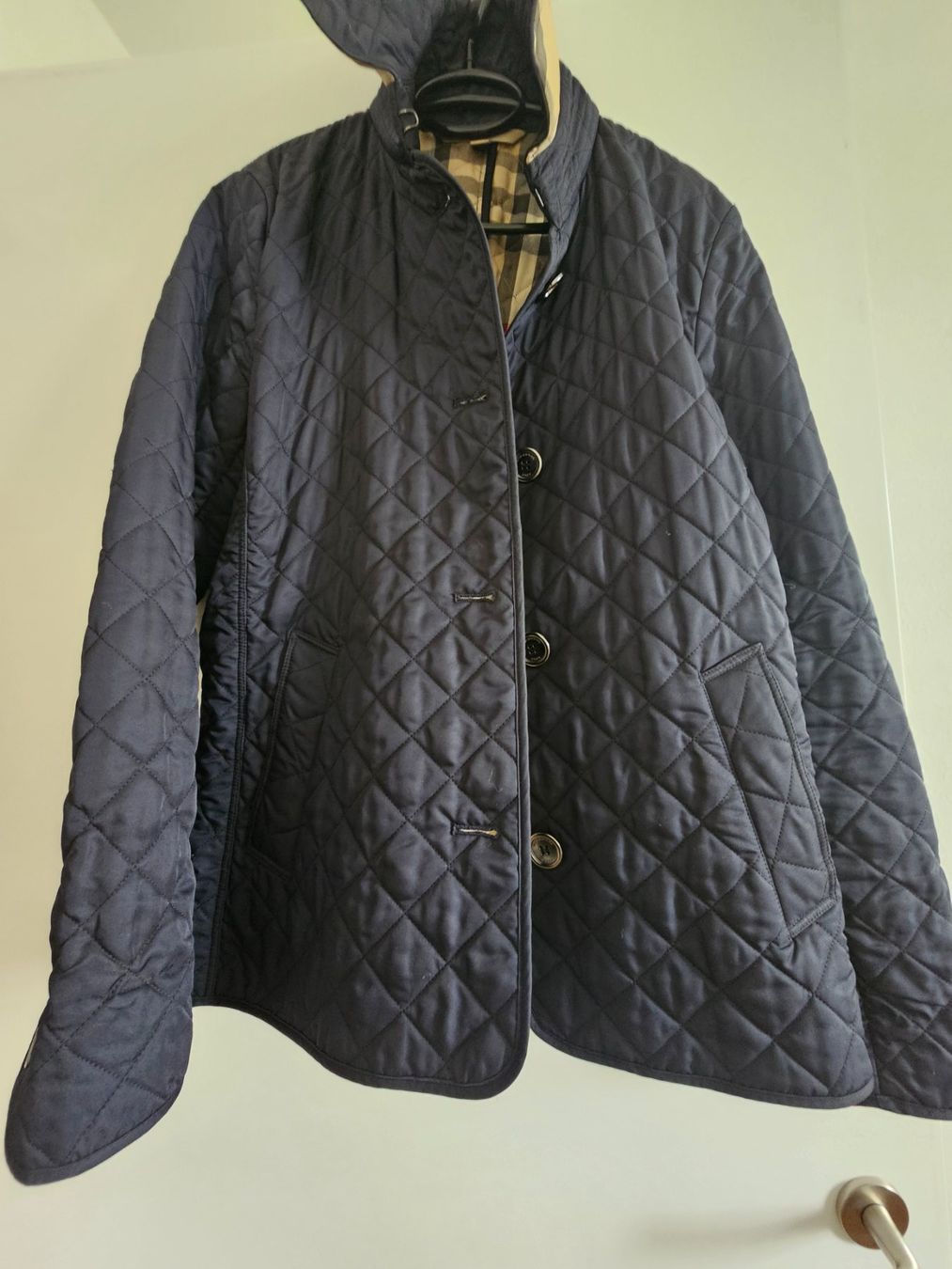 Jacken: Damen Steppjacke Burberry – Gebraucht aus Zürich von Luxury79