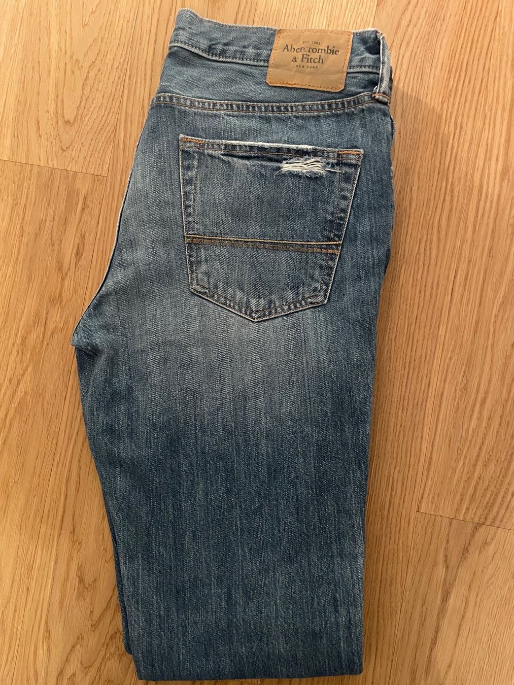 Abercrombie Jeans: Jeanshose Abercrombie&Fitch – Usato da Vaduz venduto da sbe_r8th 4