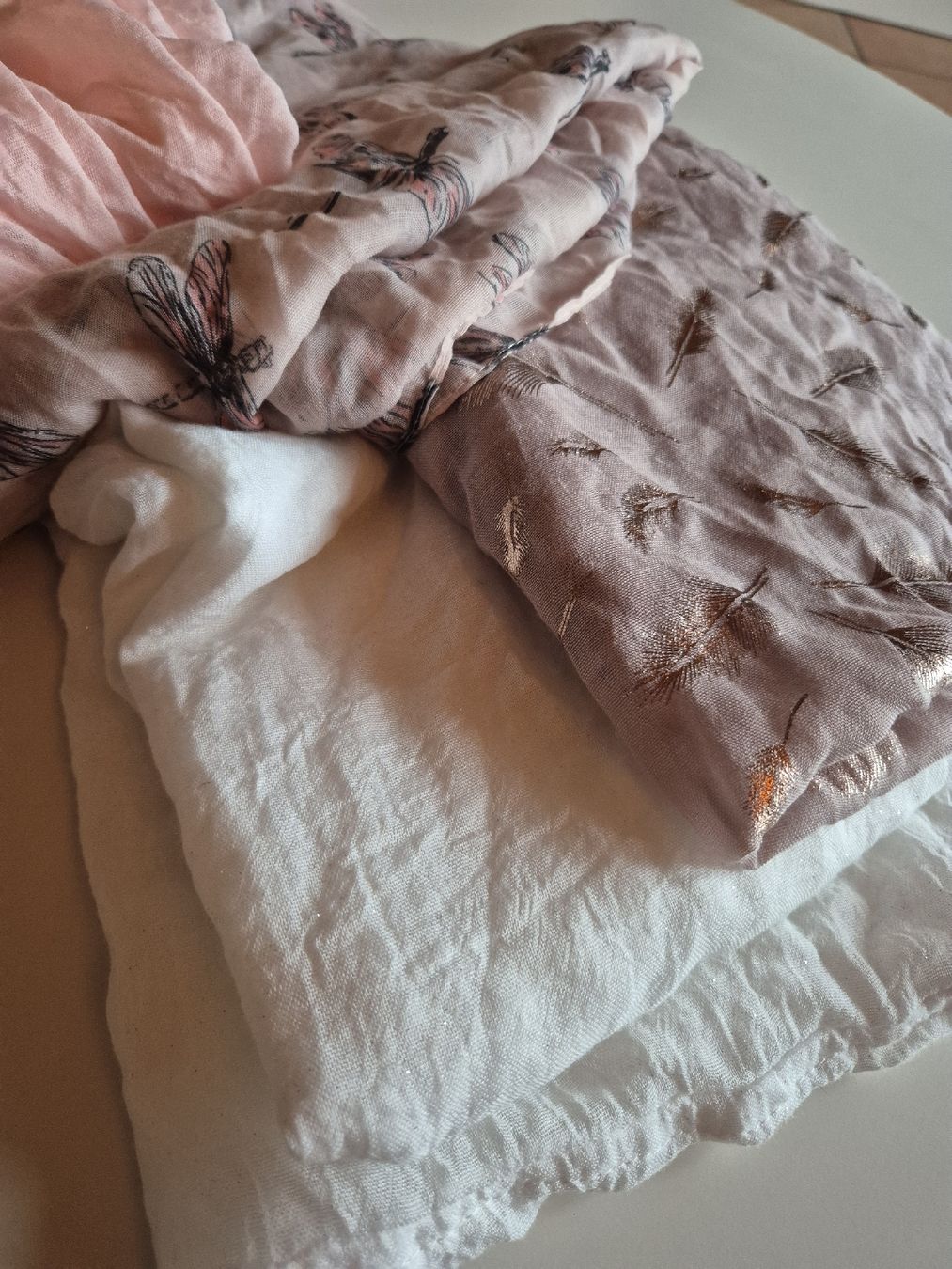 Foulard & Sciarpe: Paket Schal, leichte Halstücher – Usato da Wynigen venduto da La_Talpa 1