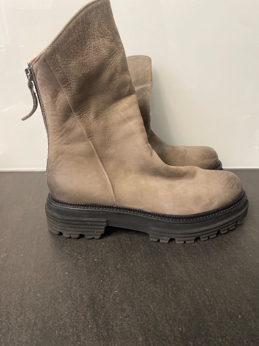 Scarpe da donna: THEA MIKA STIEFELETTEN/BOOTS/SCHUHE Gr.37 mocca/helles Braun – Usato da Frauenfeld venduto da Boldi46