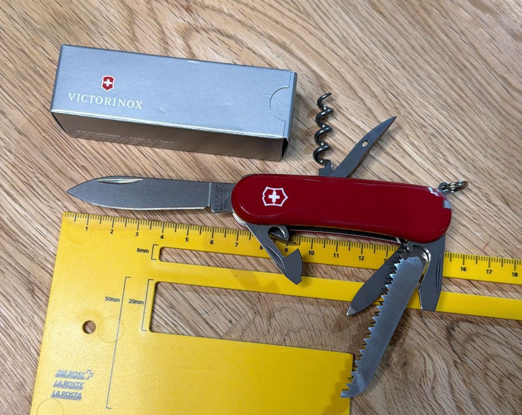 Victorinox Couteaux de poche: VICTORINOX SACKMESSER EVOLUTION S13 RED – Neuf avec emballage d'origine à Zürich par Frei-Occasionen 7