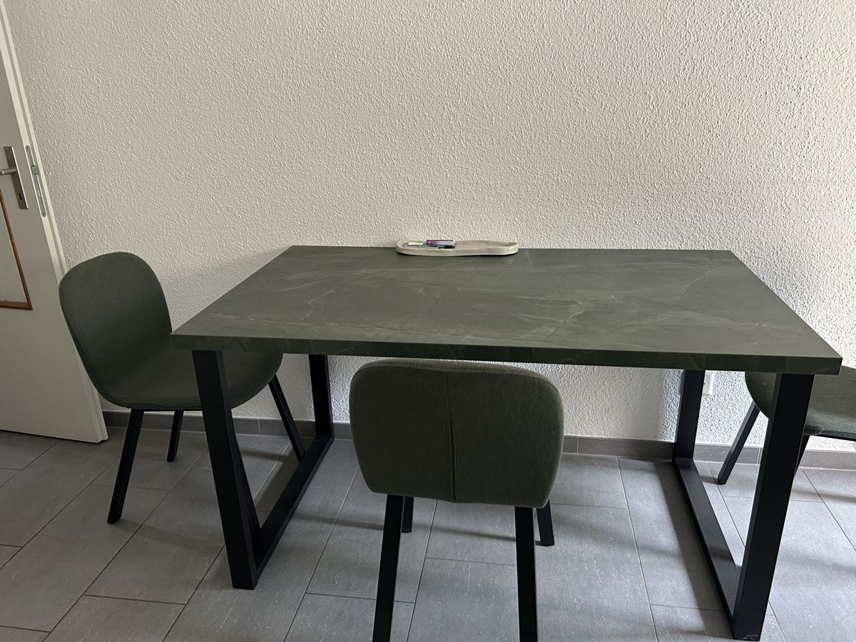 Ikea Set di tavolo e panche: Esstisch mit 3 Stuhlen  gute Zustand – Nuovo (secondo la descrizione) da Mastrils venduto da ram_nbb2 2