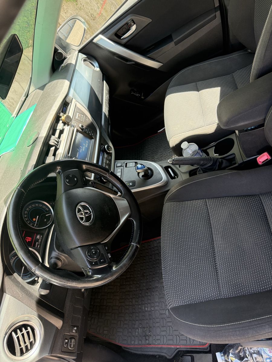 Automobili: Toyota auris – Usato da Plan-les-Ouates venduto da Yasse 5