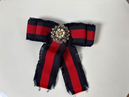 Gucci Broche blau/rot mit Perlen