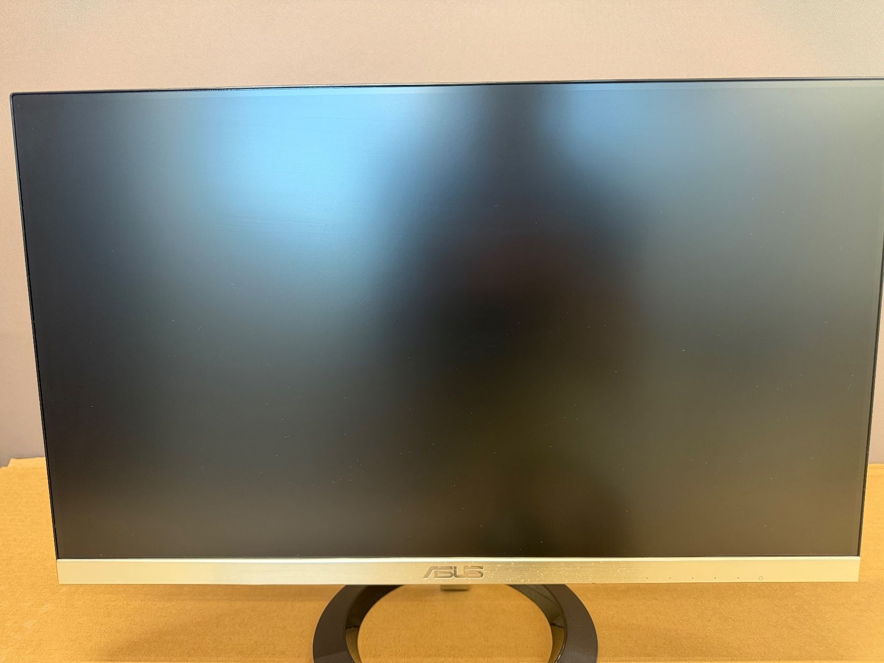Asus Monitor: ASUS VZ249Q 23.8" Monitor – Usato da Dietlikon venduto da ComdatAG 1