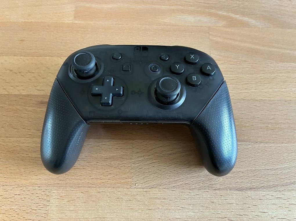 Nintendo Console: Nintendo Switch inkl. Pro Controller und 3 Spielen – Usato da Sursee venduto da Kive3 3