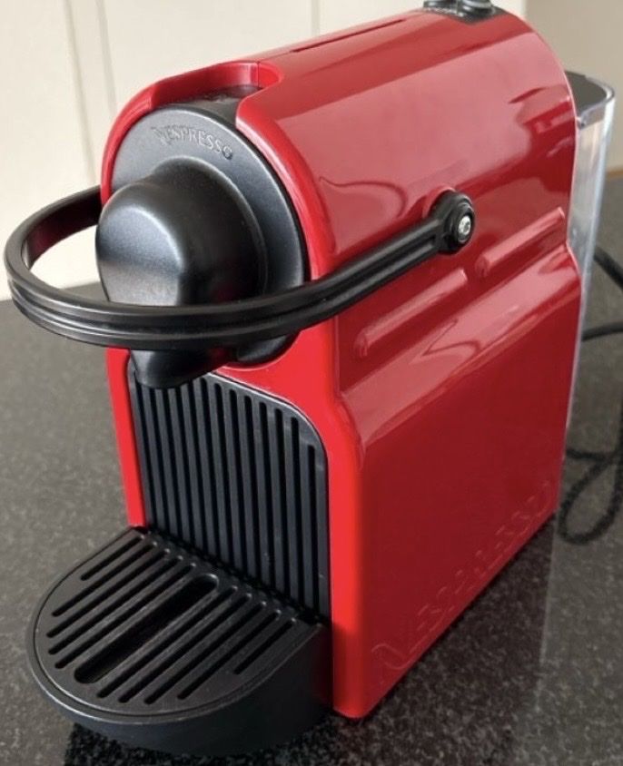 Krups Machines à café & Machines à expresso: Nespresso krups Red Coffee Machine - Great Condition! – Neuf (Voir description) à Zürich par dil_mdn7 1