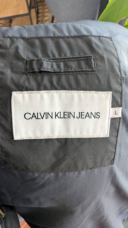 Calvin Klein Jacken: Calvin Klein Jacke Schwarz – Gebraucht aus Bern von kon_5zxq 3