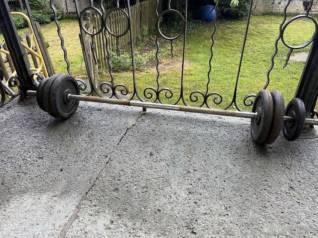 Hanteln & Gewichte: Barre de musculation  – Gebraucht aus Estavayer-le-Lac von Vonf
