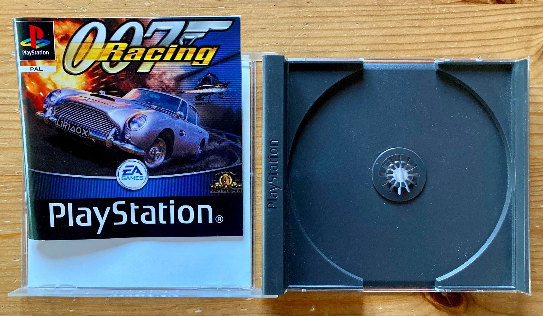 Sony Giochi: 007 Racing (Leerhülle) - PS1 – Usato da Zürich venduto da Djmotionch 1