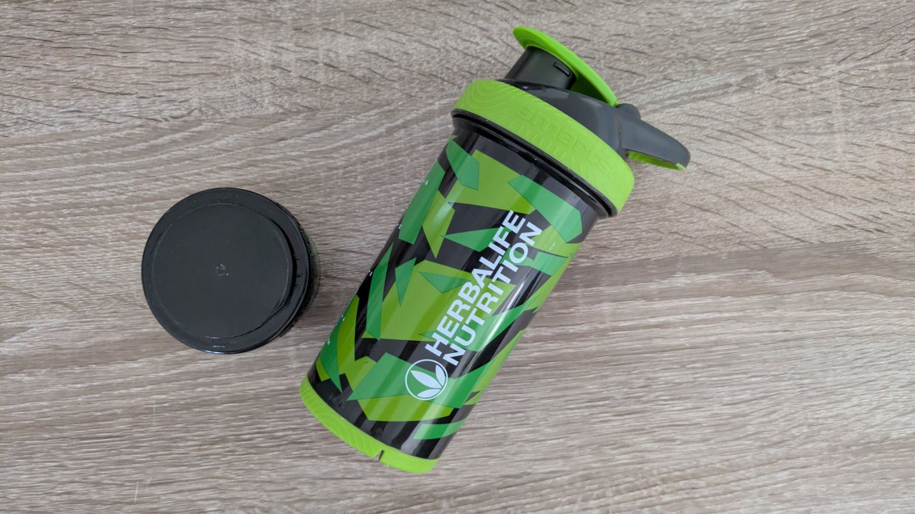 Herbalife Borracce & Thermos: Shaker Herbalife Nutrition 700ml con contenitore – Nuovo (secondo la descrizione) da Claro venduto da Dona1785 2