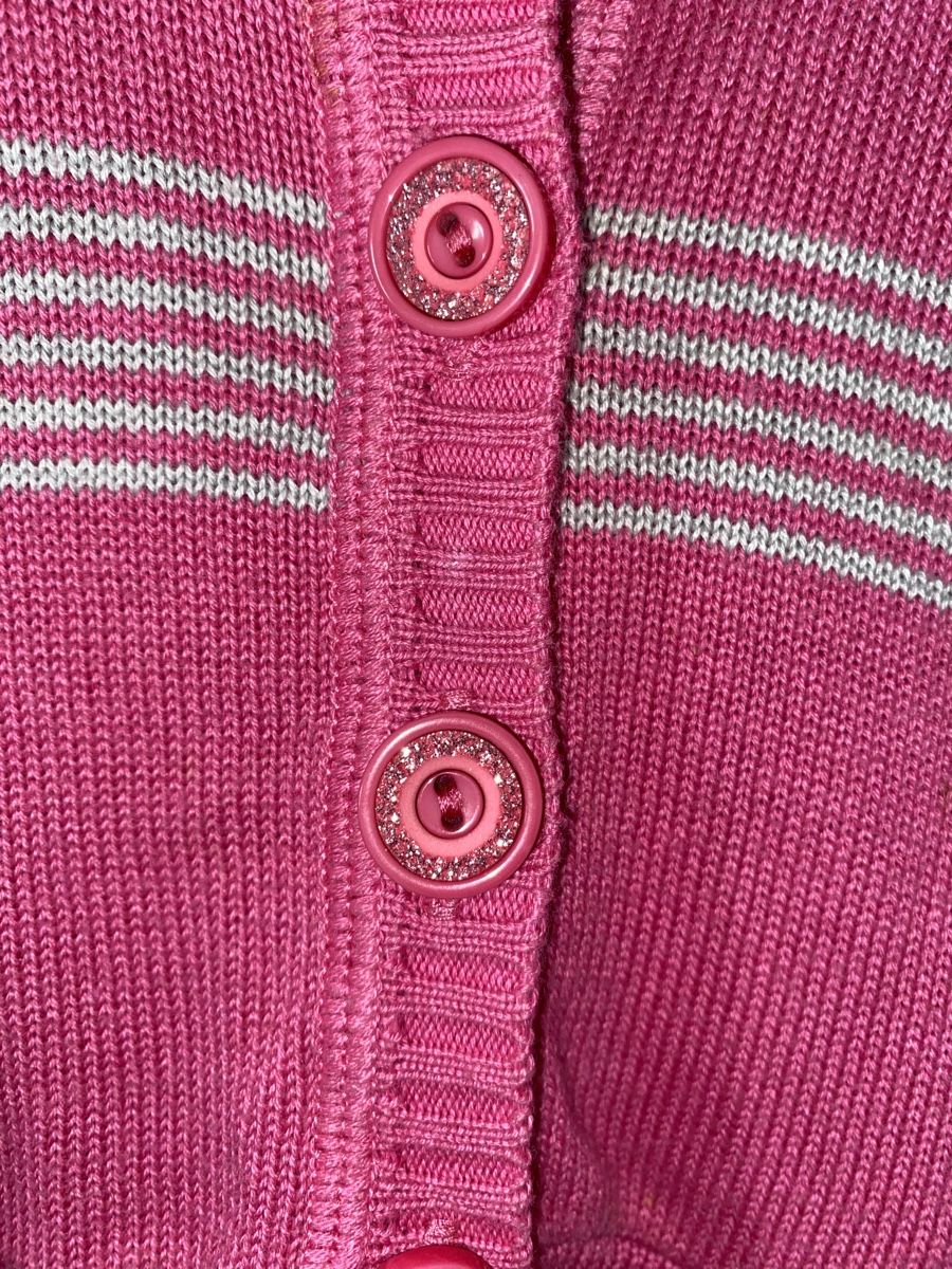 Giacche & Cappotti: Neuwertige, feine Strickjacke Gr. 110 – Usato da Wangen an der Aare venduto da Chrisimi 2